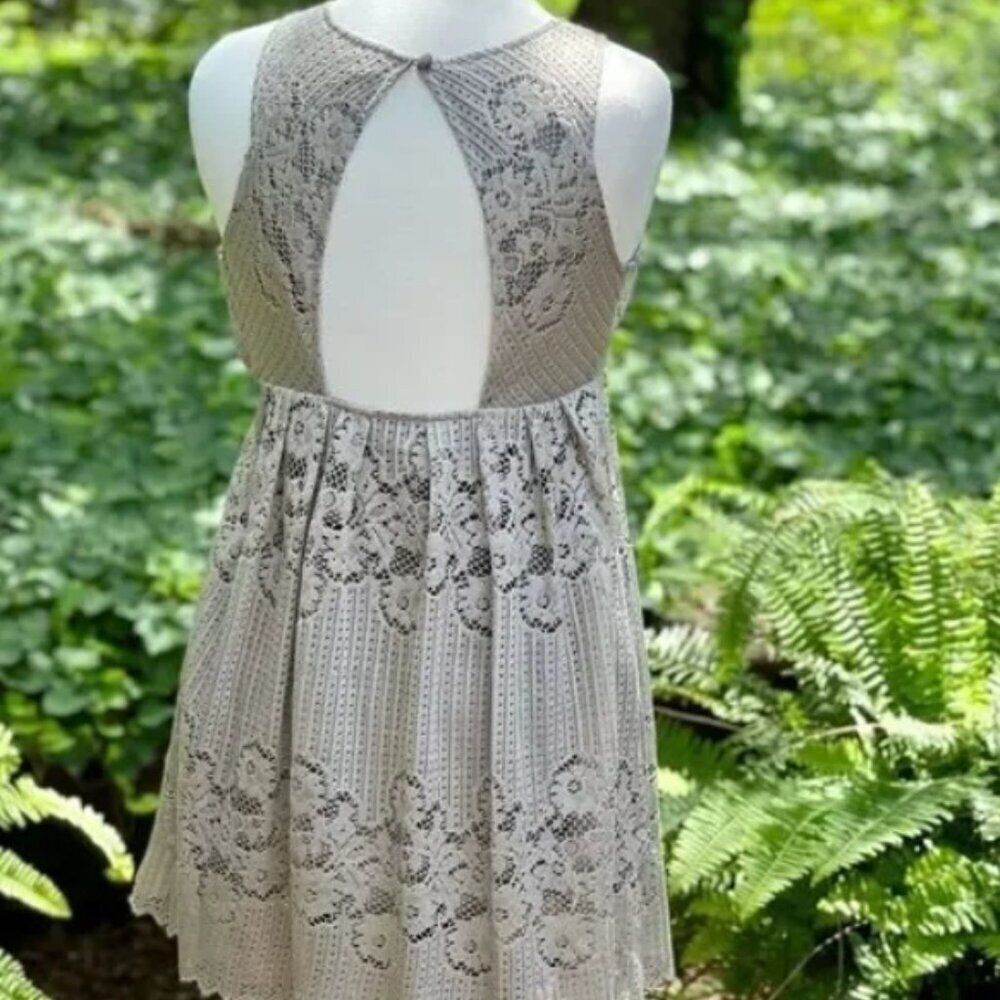 FREE PEOPLE “Rocco” Lace overlay Dress Taupe sleeveless Keyhole back/backless - Picture 3 of 9